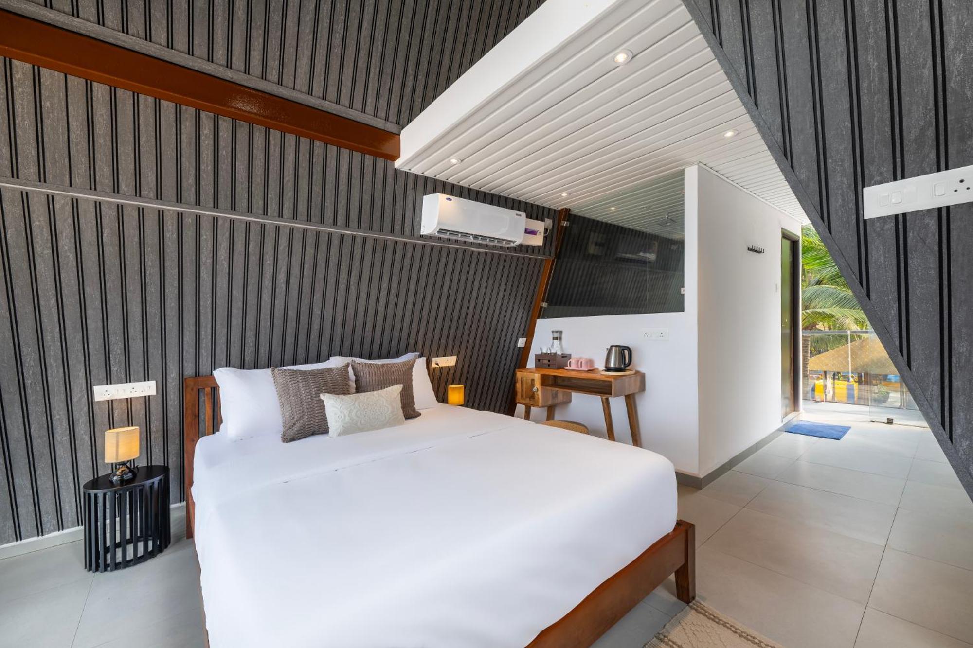 The Rose Goa Beach Resort Agonda Exterior photo
